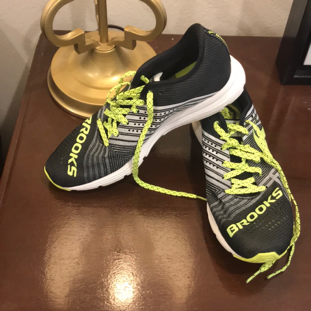 Brooks female running shoes, size 7.5